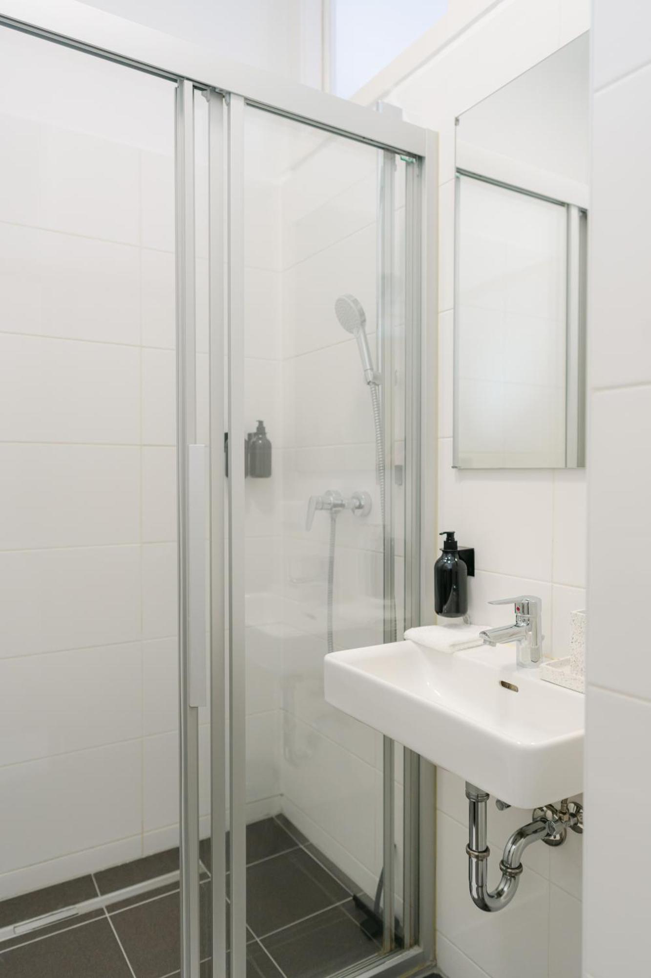 Apartment Stylish For 4-6, 5 Min To Center, No Lift Currently