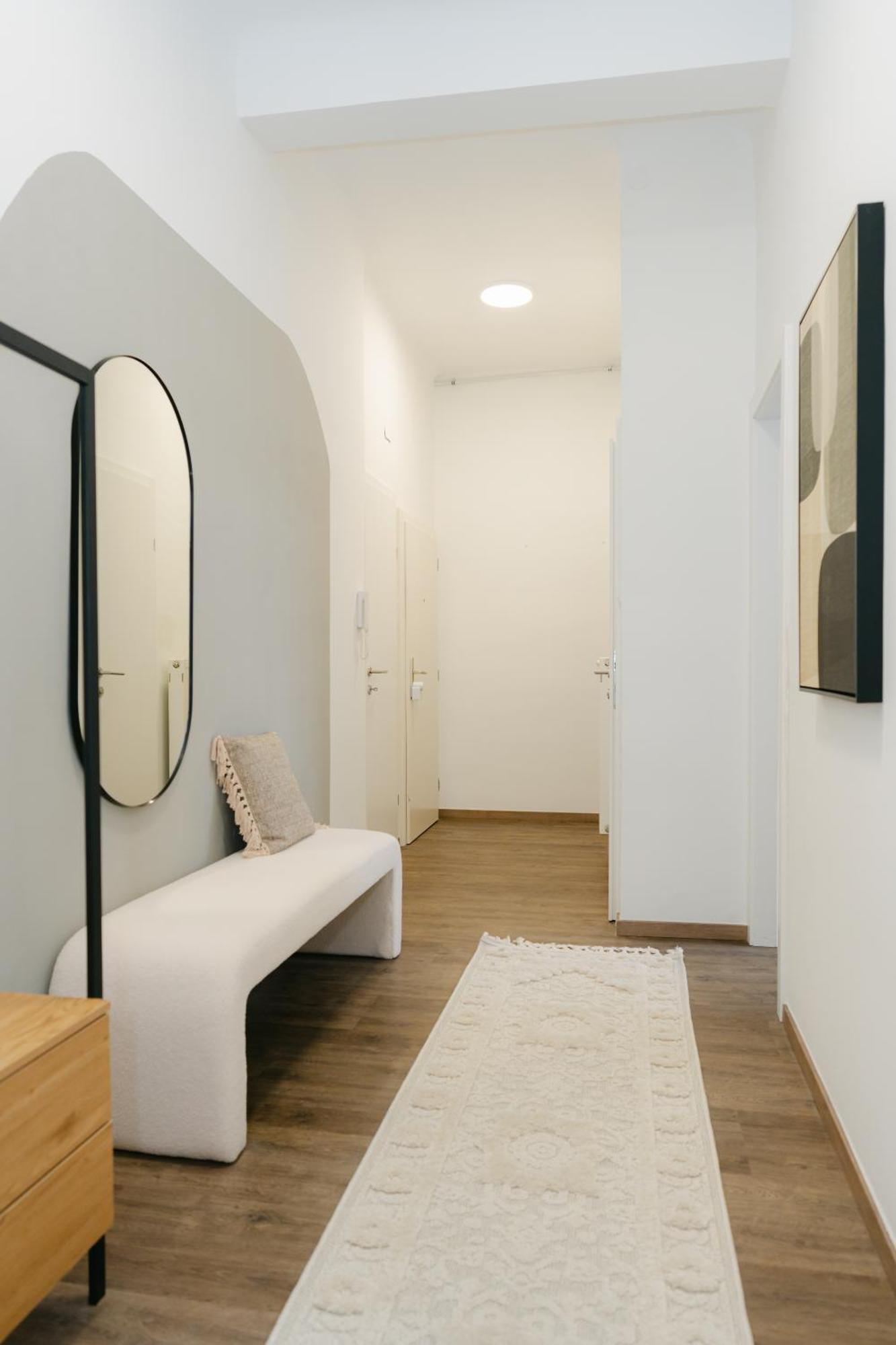 Stylish For 4-6, 5 Min To Center, No Lift Currently Apartment Wien