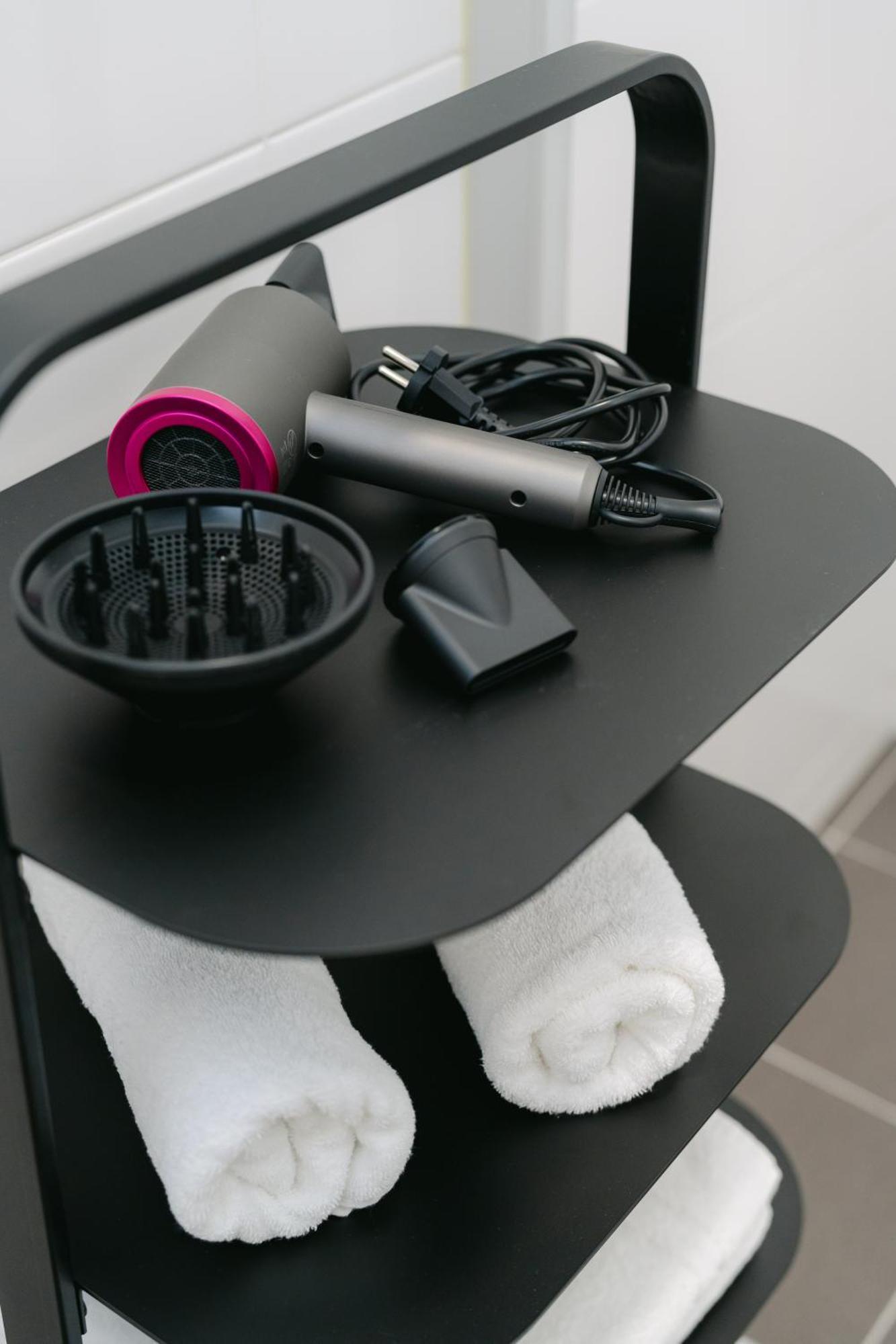 Stylish For 4-6, 5 Min To Center, No Lift Currently Apartment