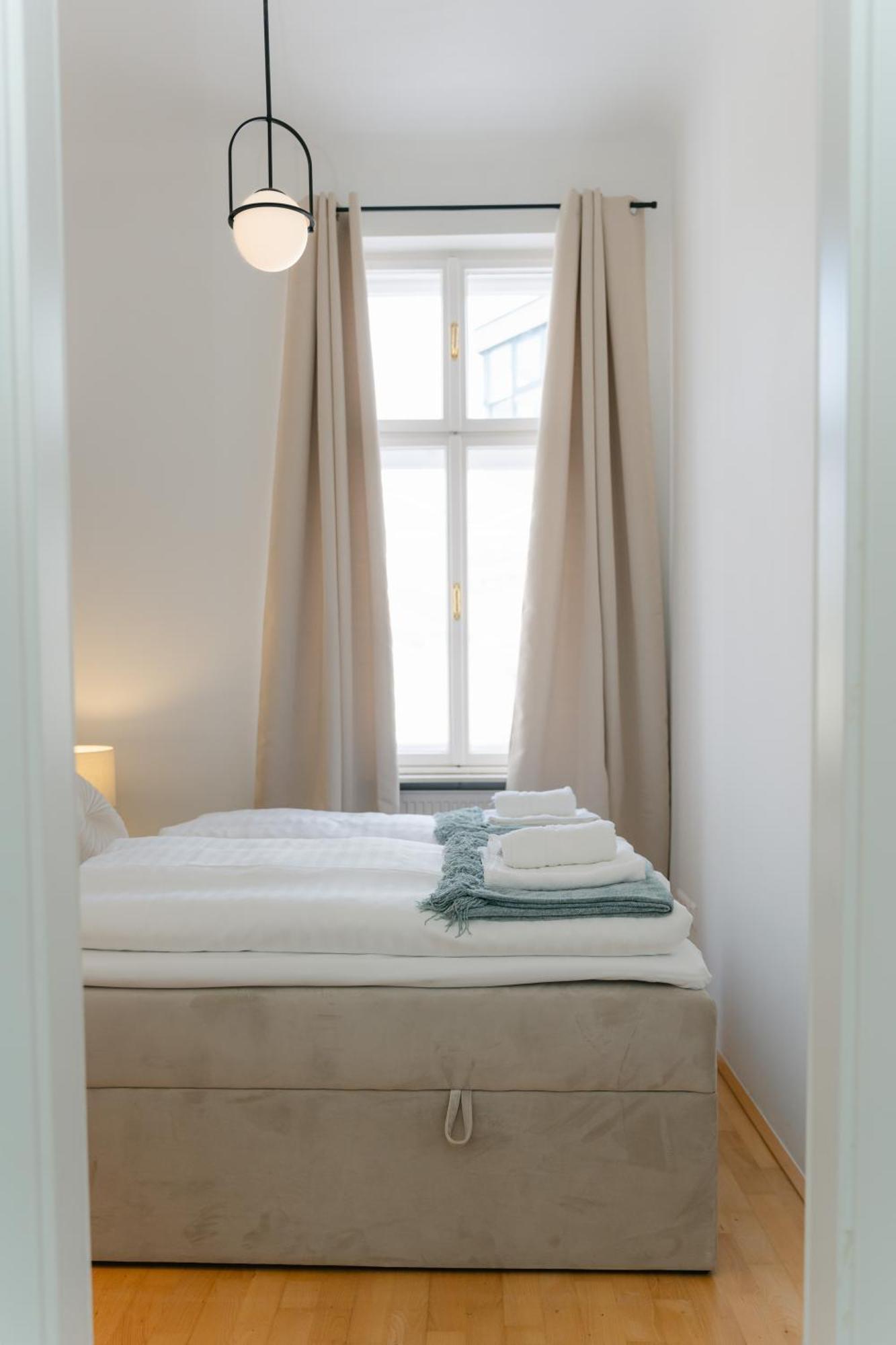 Apartment Stylish For 4-6, 5 Min To Center, No Lift Currently