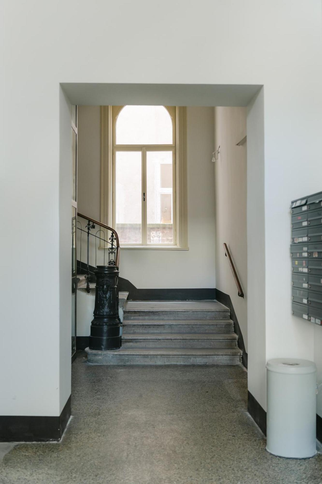 Stylish For 4-6, 5 Min To Center, No Lift Currently Apartment Wien
