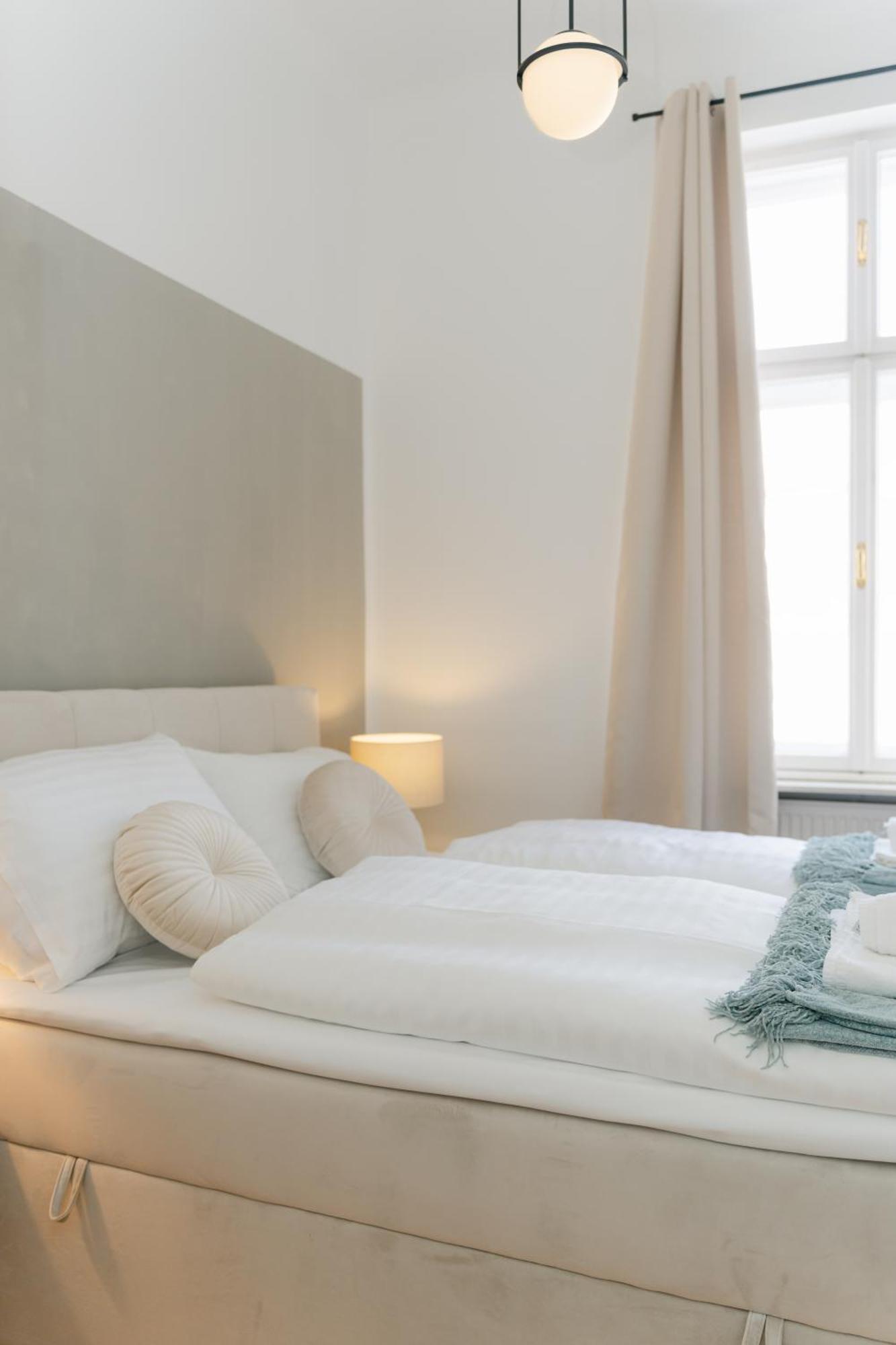 Apartment Stylish For 4-6, 5 Min To Center, No Lift Currently